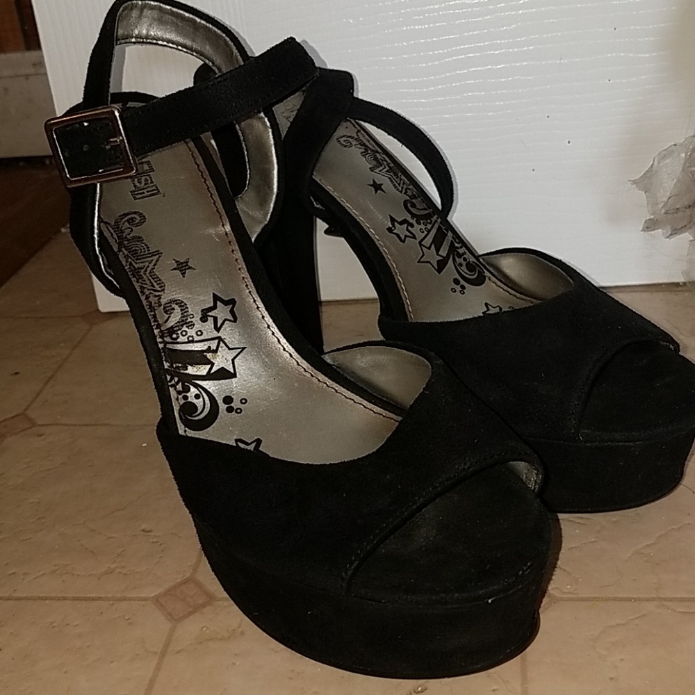 Size 10 3 inch heels